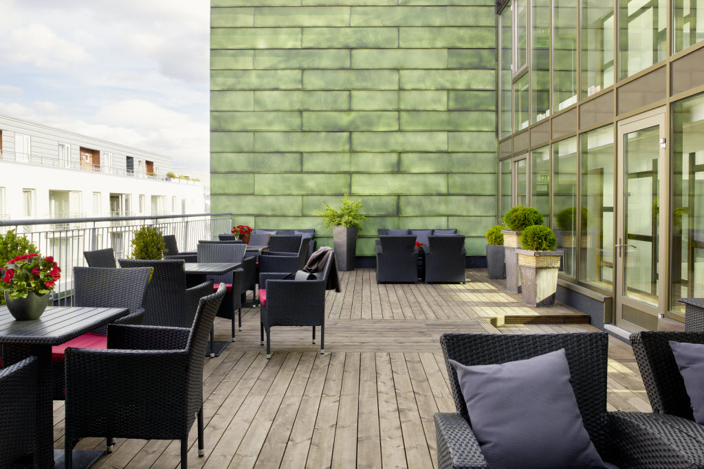 Copyright: Elin Strömberg © 2015 Takterrasse med utemøbler, Scandic Solsiden